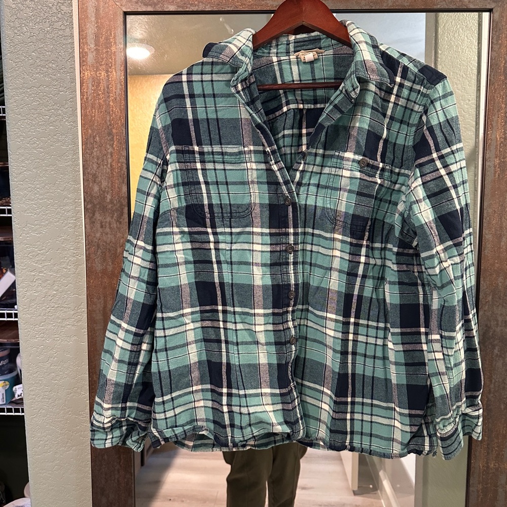 Duluth Trading Co Green Plaid Button Down Shirt